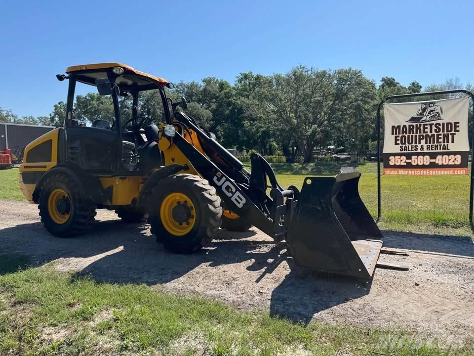 JCB 407 Фронтальные погрузчики
