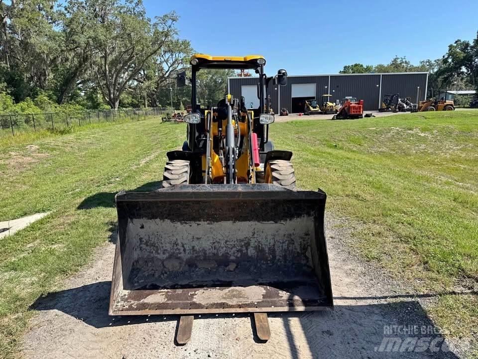 JCB 407 Фронтальные погрузчики