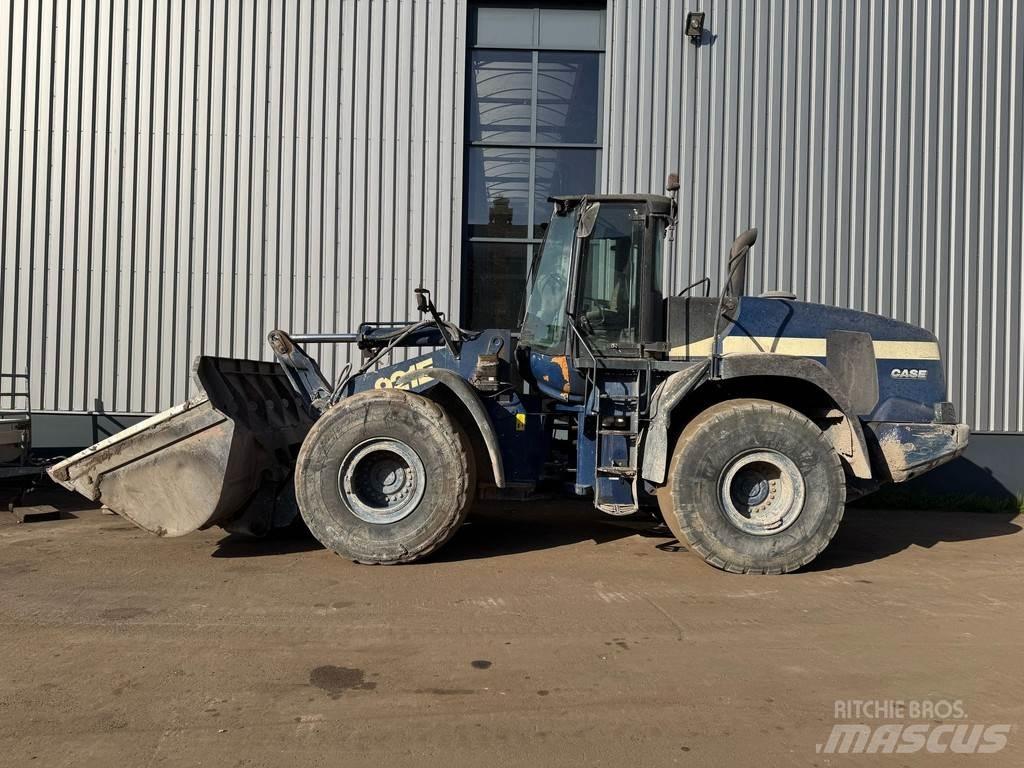 CASE 921E Фронтальные погрузчики