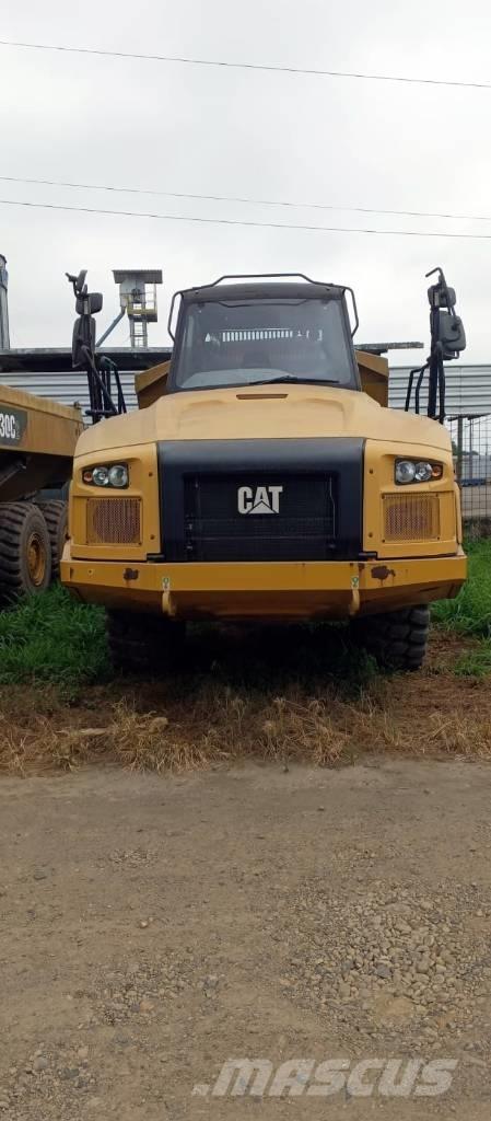 CAT 730 C 2 Шарнирно-сочленённые самосвалы