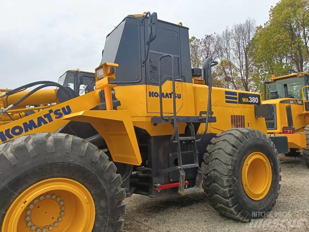 Komatsu WA 380 Фронтальные погрузчики
