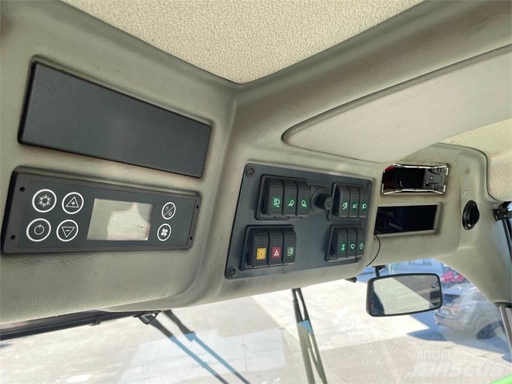 Krone BiG X 700 Прицепные кормоуборочные комбайны