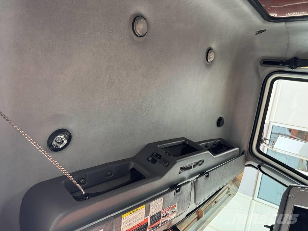 Mack GU813 Грузовики-Самосвалы