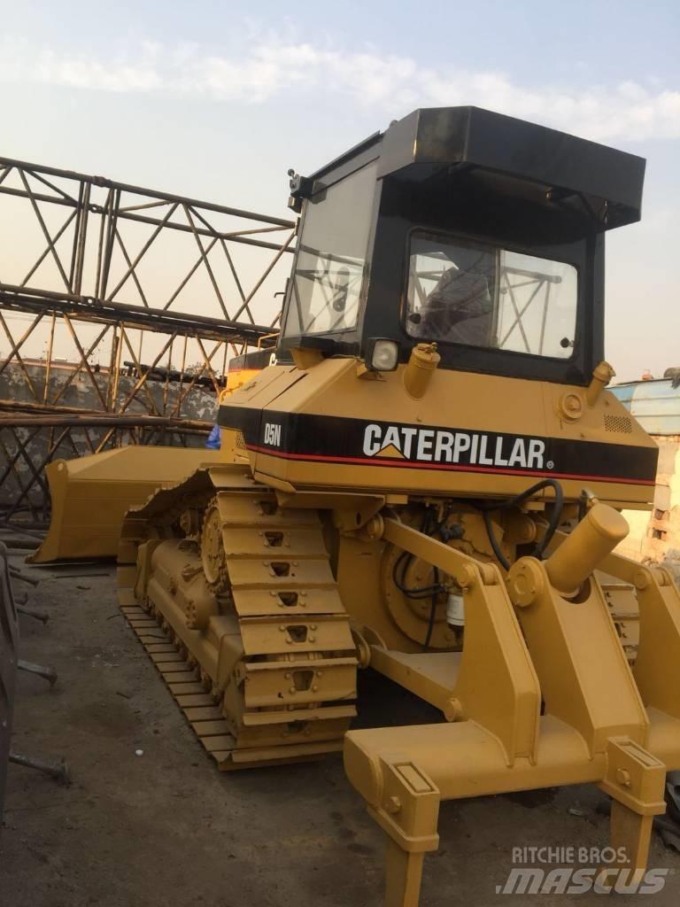 CAT D5N Гусеничные бульдозеры