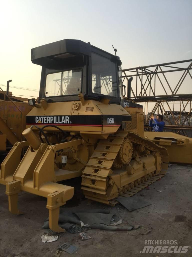 CAT D5N Гусеничные бульдозеры