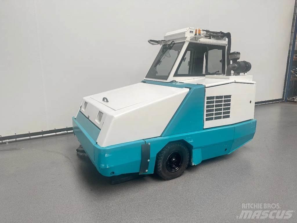 Tennant 800 Вакуумные уборочные машины