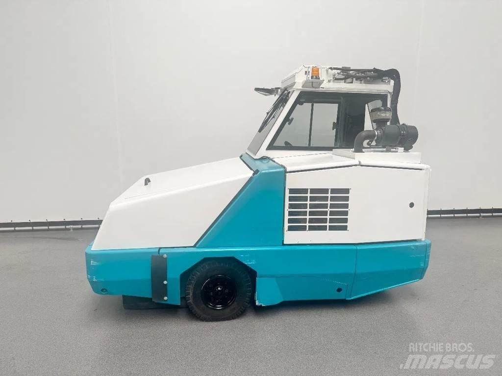 Tennant 800 Вакуумные уборочные машины