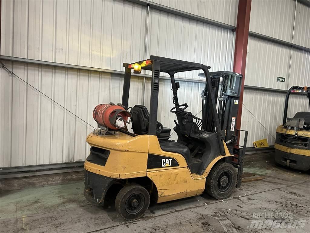 CAT GP25NT Газовые погрузчики