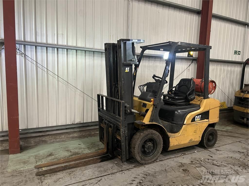 CAT GP25NT Газовые погрузчики