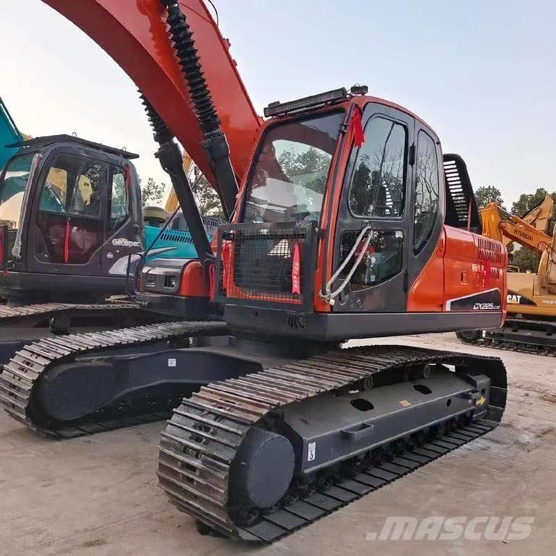Doosan DX 225 LC Гусеничные экскаваторы