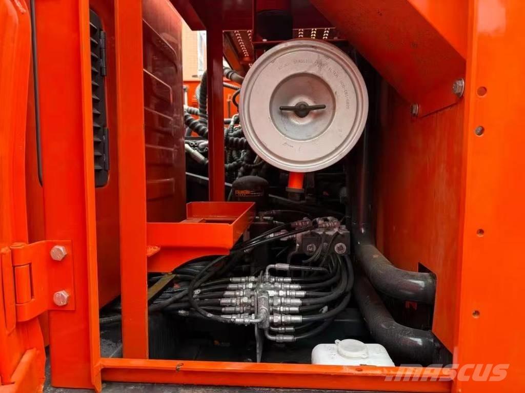 Doosan DX 225 LC Гусеничные экскаваторы