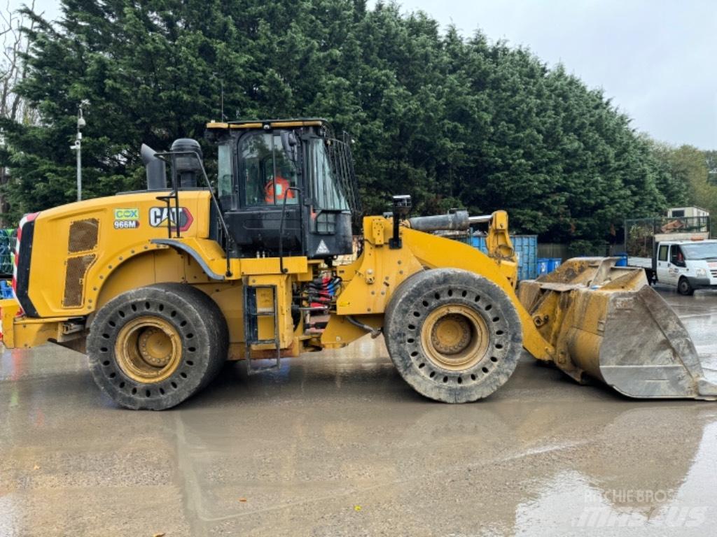 CAT 966 M Фронтальные погрузчики