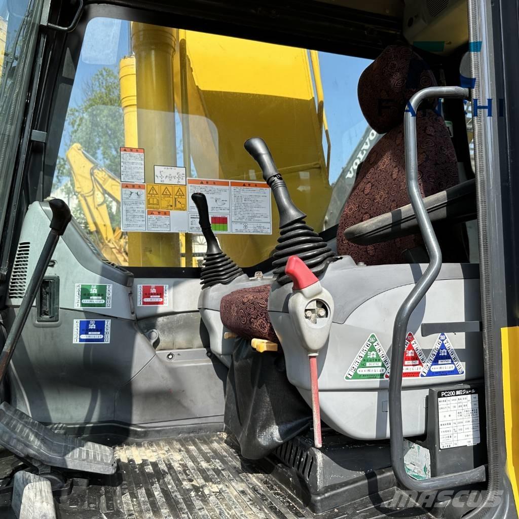 Komatsu PC 200 Гусеничные экскаваторы