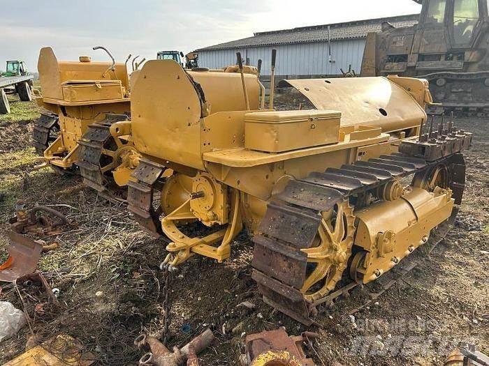 CAT D2 - Гусеничные бульдозеры