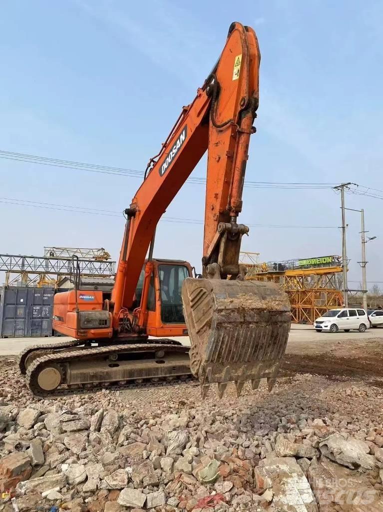 Doosan DX 225 LC Гусеничные экскаваторы
