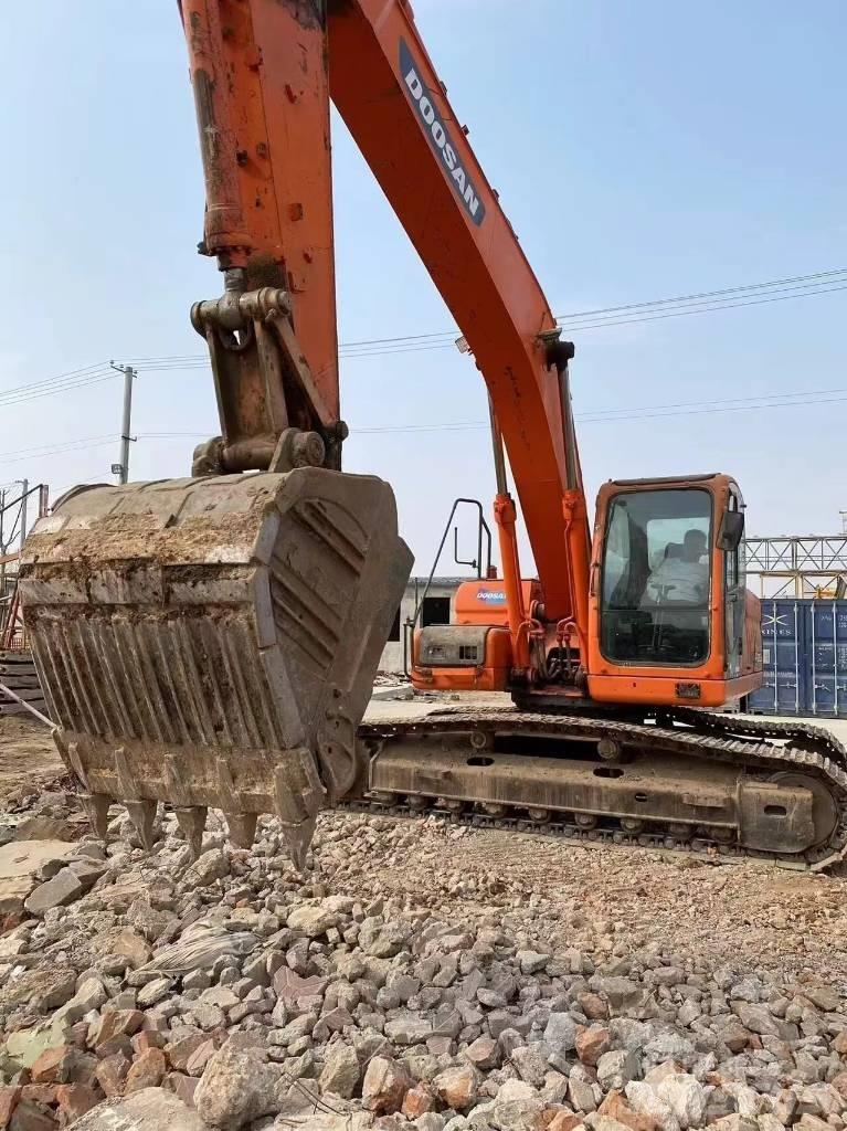 Doosan DX 225 LC Гусеничные экскаваторы