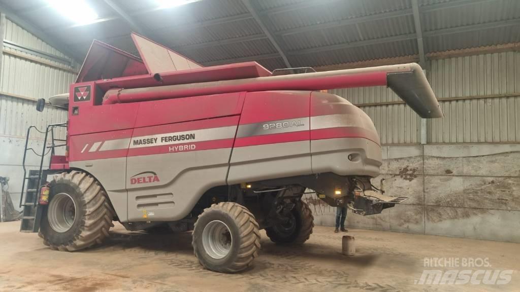 Massey Ferguson 9280 Зерноуборочные комбайны