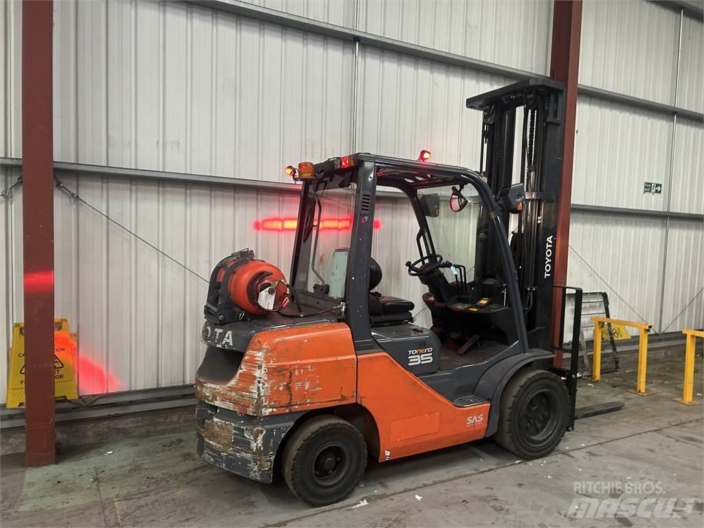 Toyota 02-8FGJF35 Газовые погрузчики