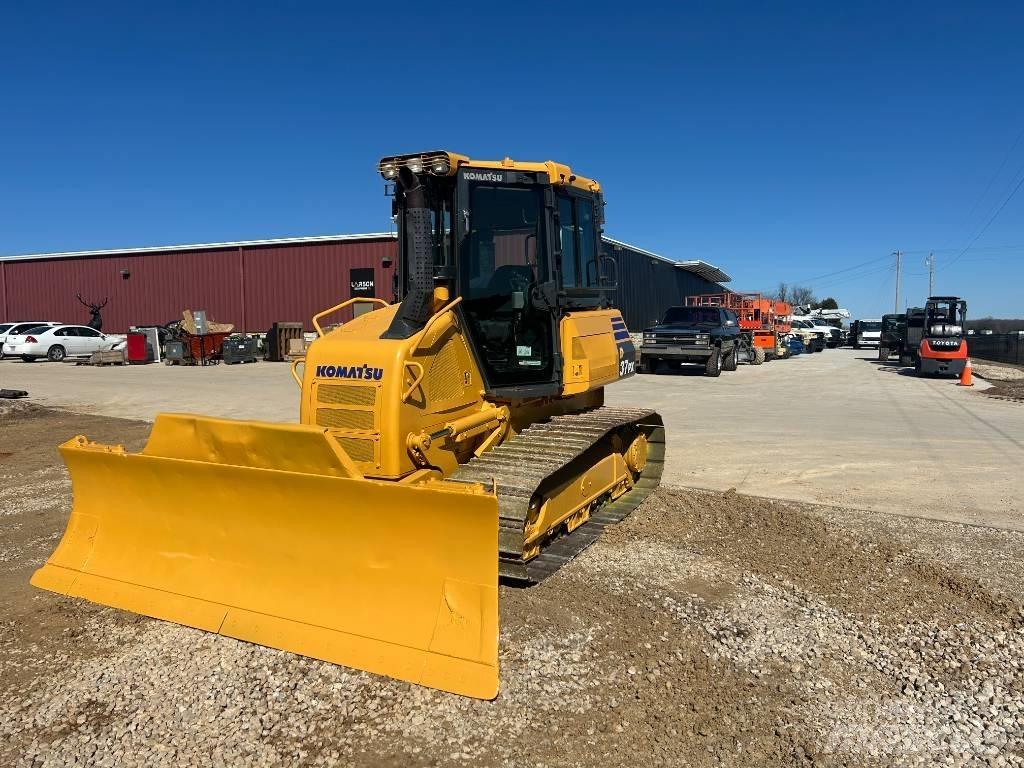 Komatsu D37PX-23 Гусеничные бульдозеры