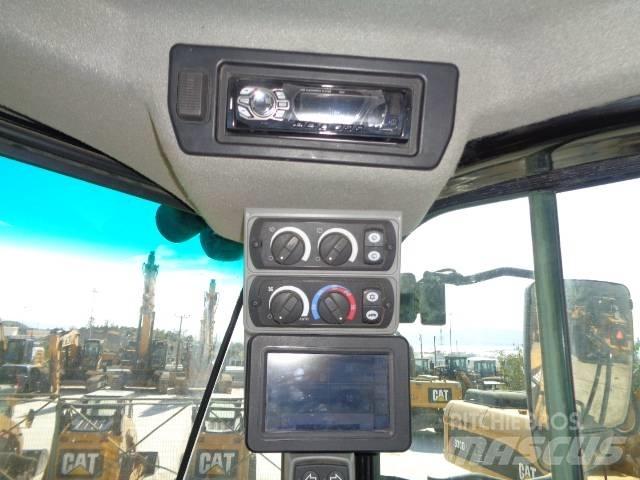CAT 950M Фронтальные погрузчики