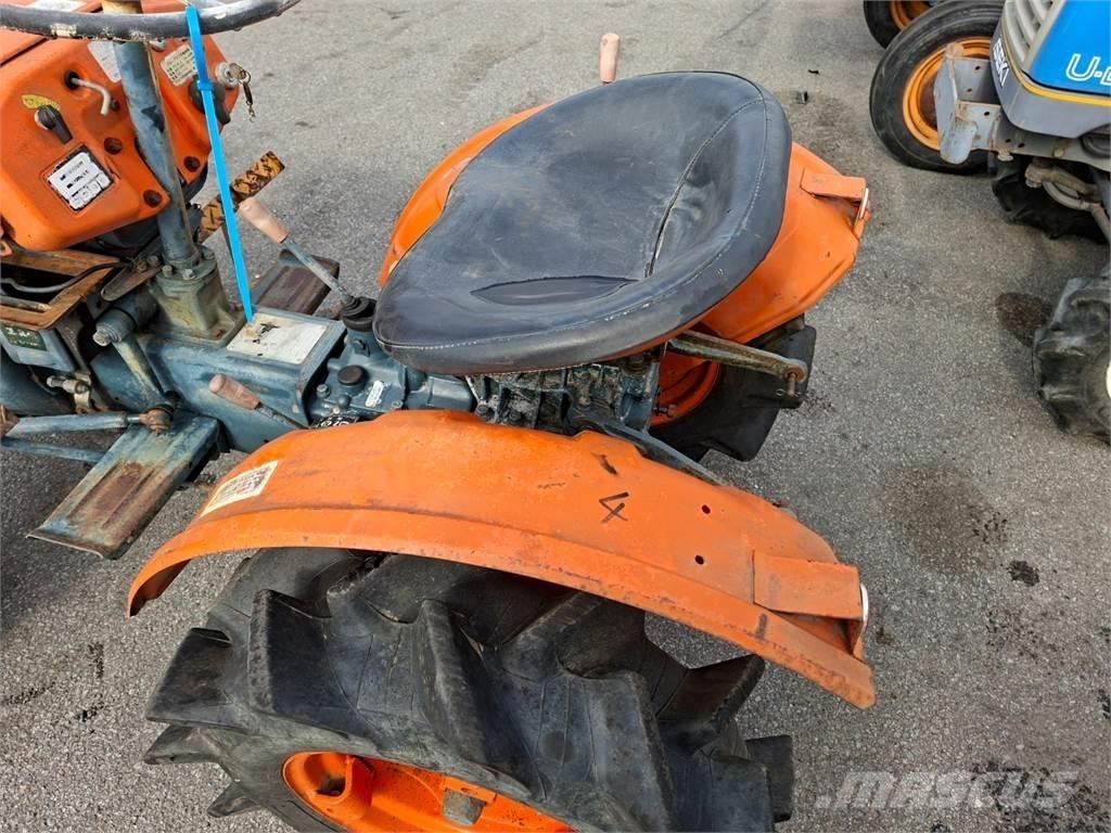 Kubota B 6000 4X4 Строительная техника - Другие