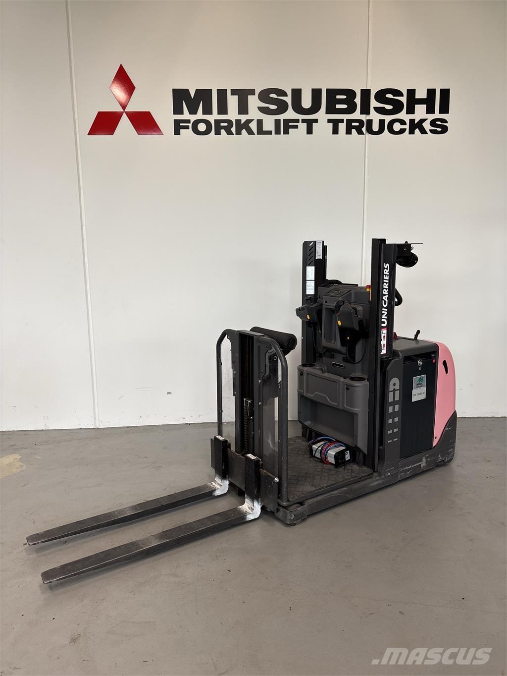 UniCarriers EPL100 Горизонтальные комплектовщики