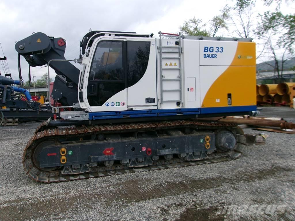 Bauer BG 33 V Гусеничные буровые установки