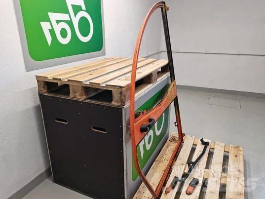 JLG 307 door Кабины и интерьер