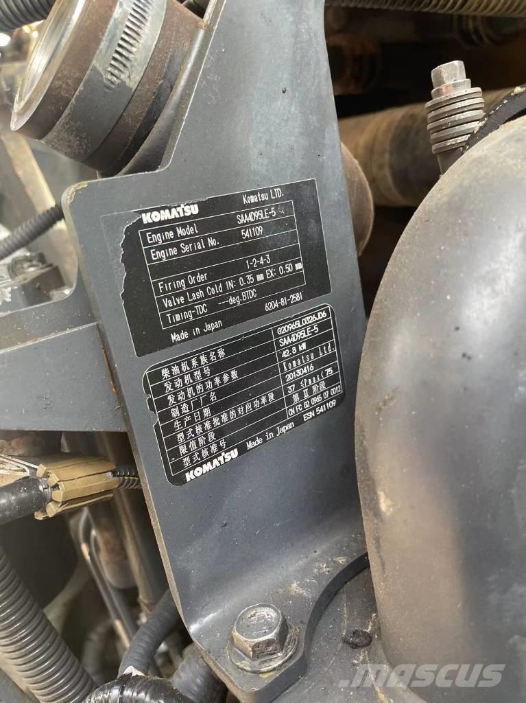 Komatsu PC 60-8 Гусеничные экскаваторы
