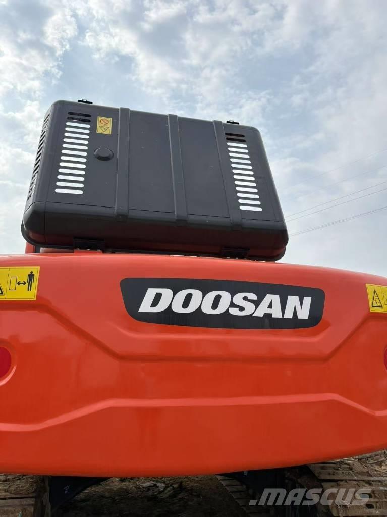Doosan DX225LC-9C Гусеничные экскаваторы