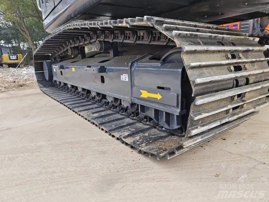 Kobelco SK 200 Гусеничные экскаваторы