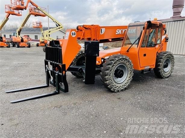 SkyTrak 10054 Телескопические погрузчики