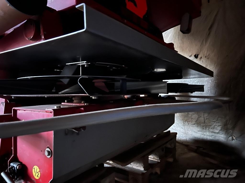 Bredal F 2 Разбрасыватели органических удобрений