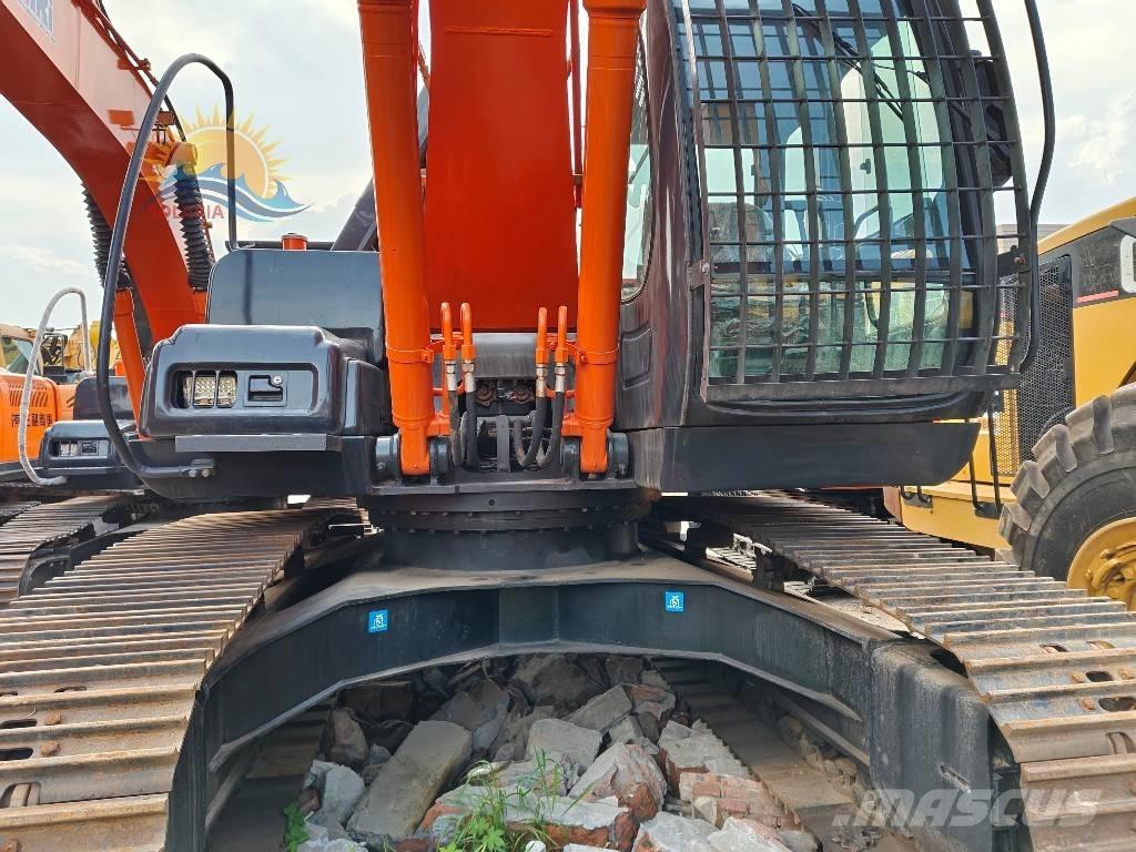 Hitachi ZX 200 Гусеничные экскаваторы