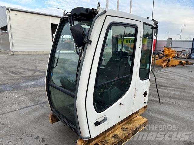 Liebherr R 317 CAB Кабины и интерьер