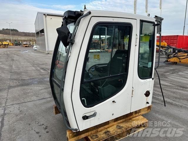 Liebherr R 317 CAB Кабины и интерьер