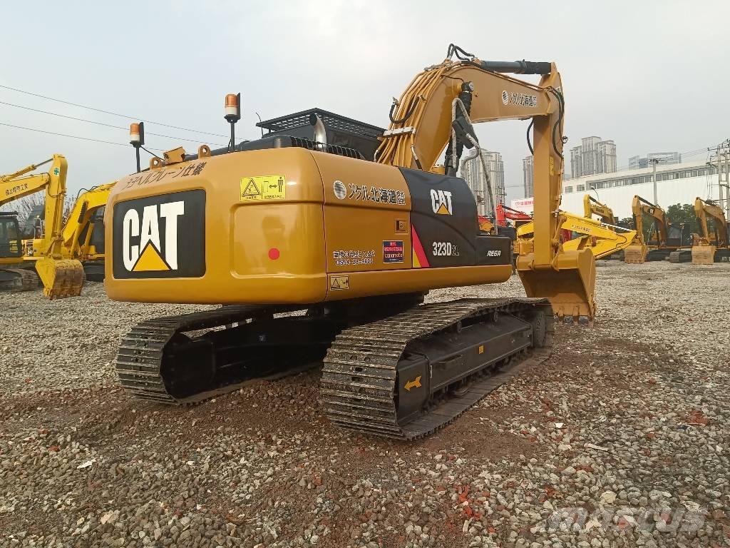 CAT 323 D2L Гусеничные экскаваторы