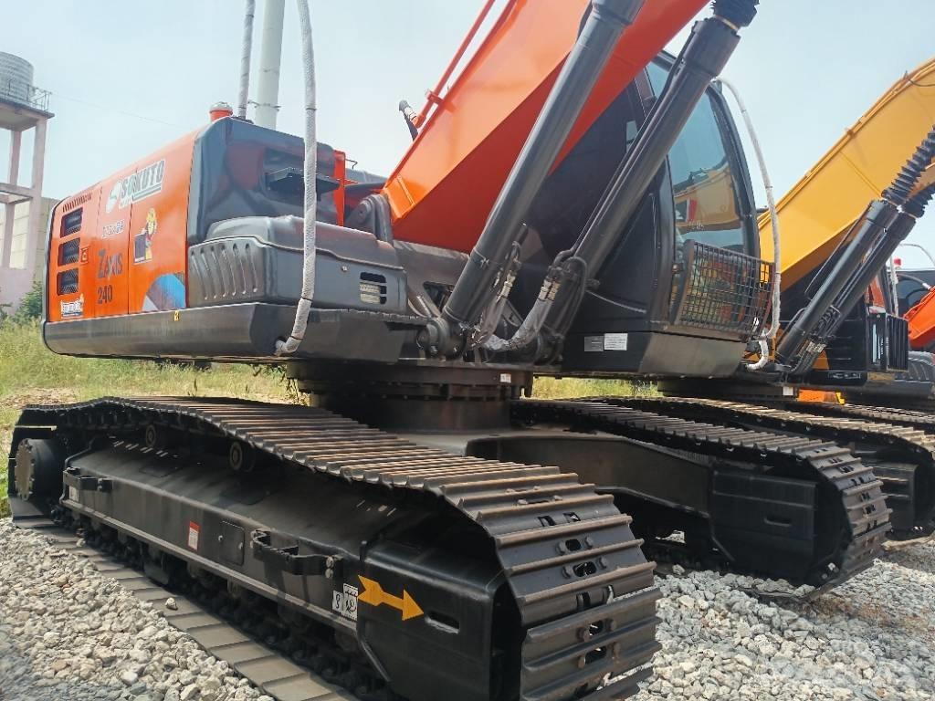 Hitachi ZX 240 Гусеничные экскаваторы