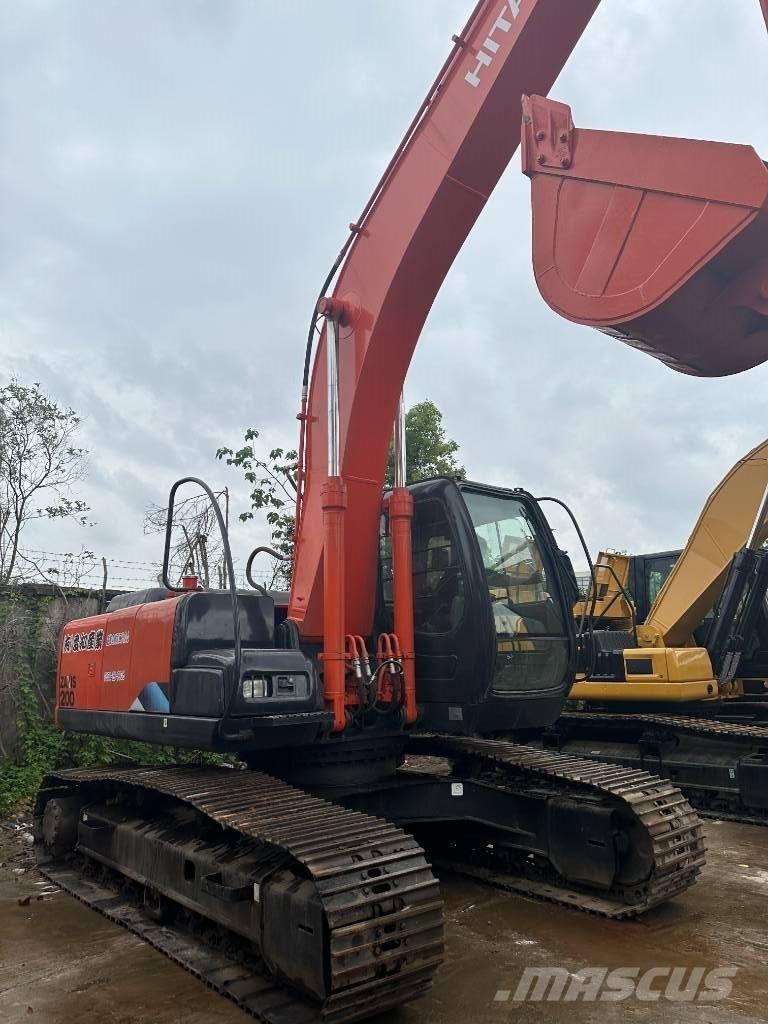 Hitachi ZX 200 Гусеничные экскаваторы
