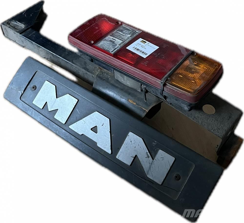  ZADNÍ SVĚTLO PRAVÉ Коммерческий транспорт - Другие