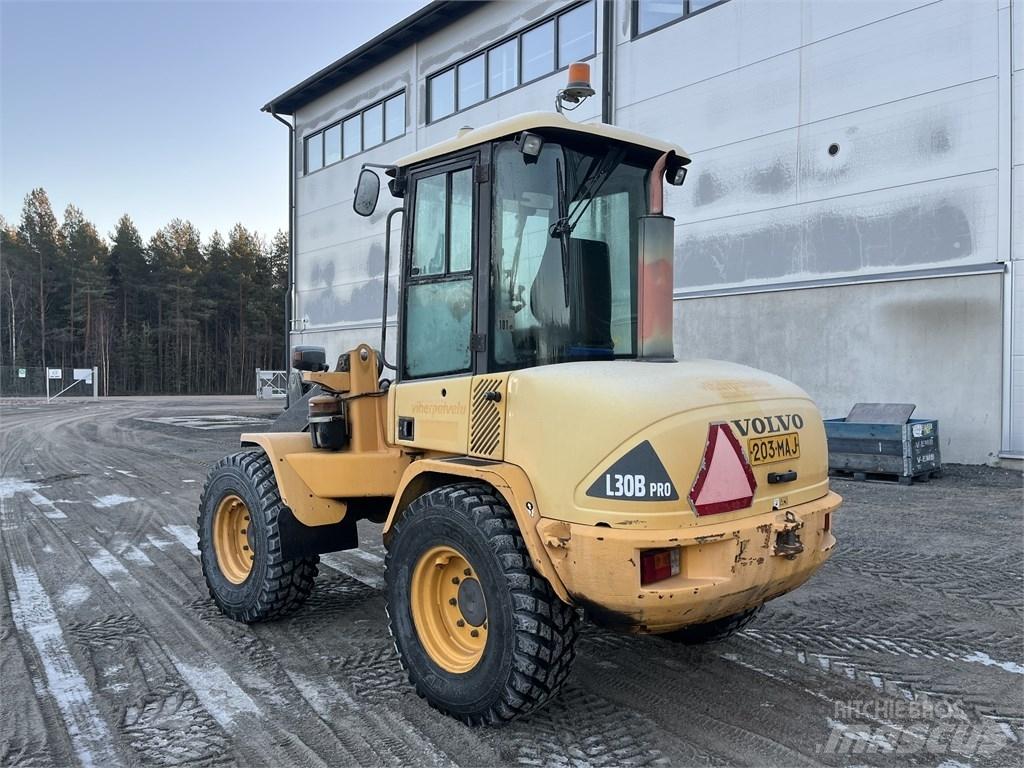 Volvo L 30 B Фронтальные погрузчики