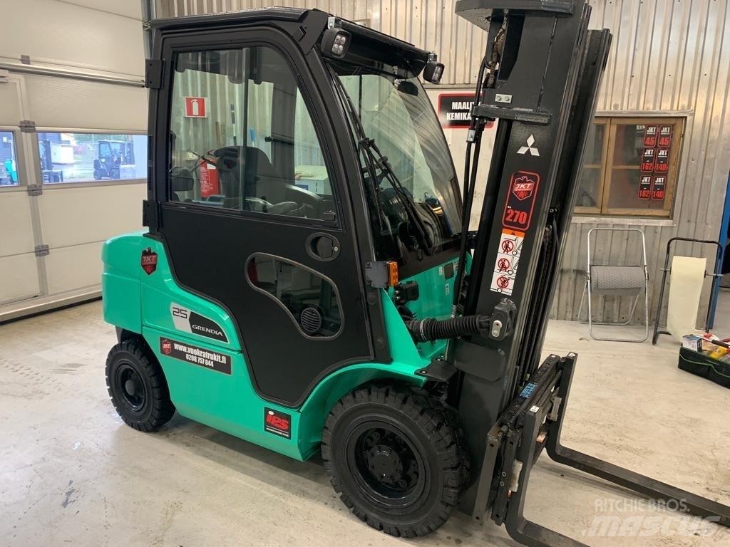 Mitsubishi FD25N3 Дизельные погрузчики