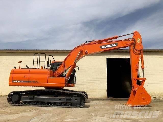 Doosan DX 225 Гусеничные экскаваторы