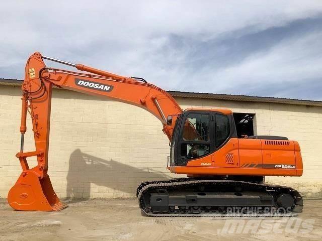 Doosan DX 225 Гусеничные экскаваторы