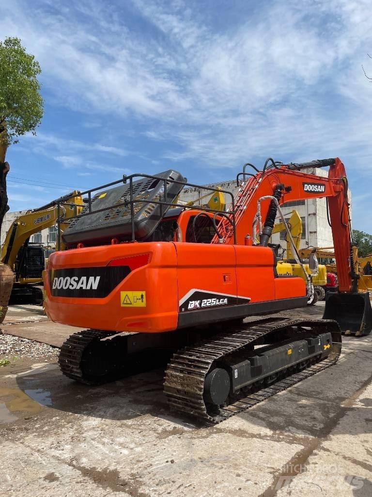 Doosan DX 225 Малые экскаваторы 7т-12т