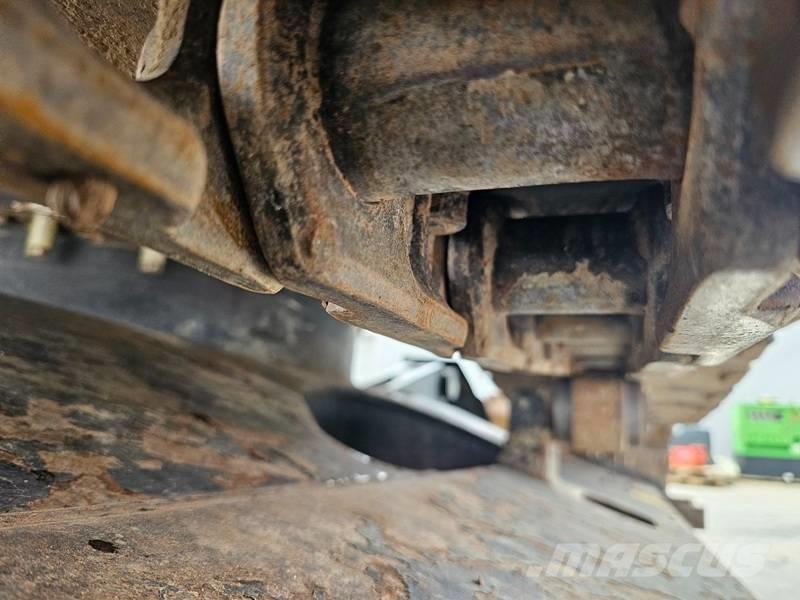 Hitachi ZX 135 US-6 Гусеничные экскаваторы