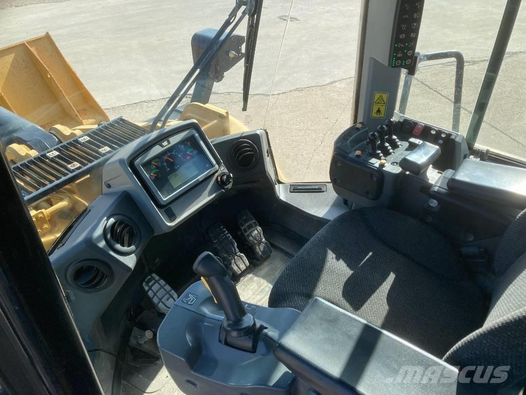 CAT 966 M Фронтальные погрузчики