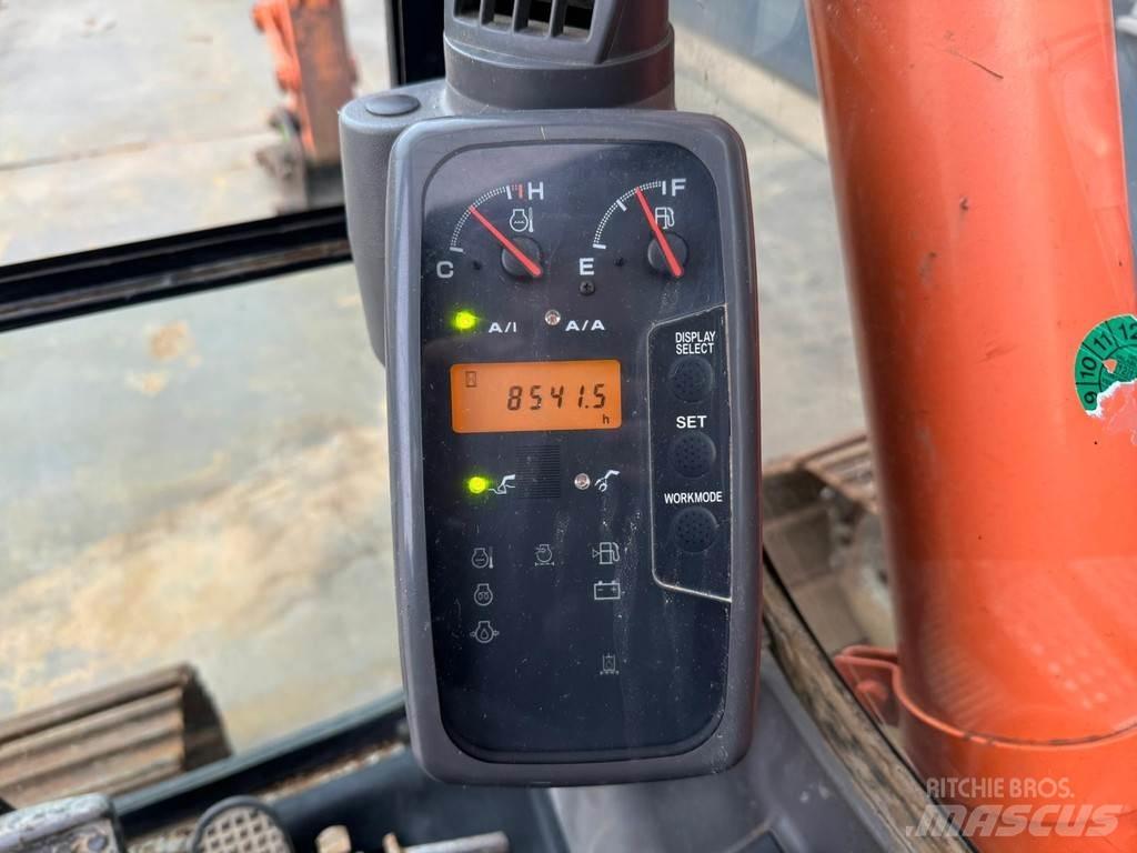 Hitachi ZX135US Гусеничные экскаваторы