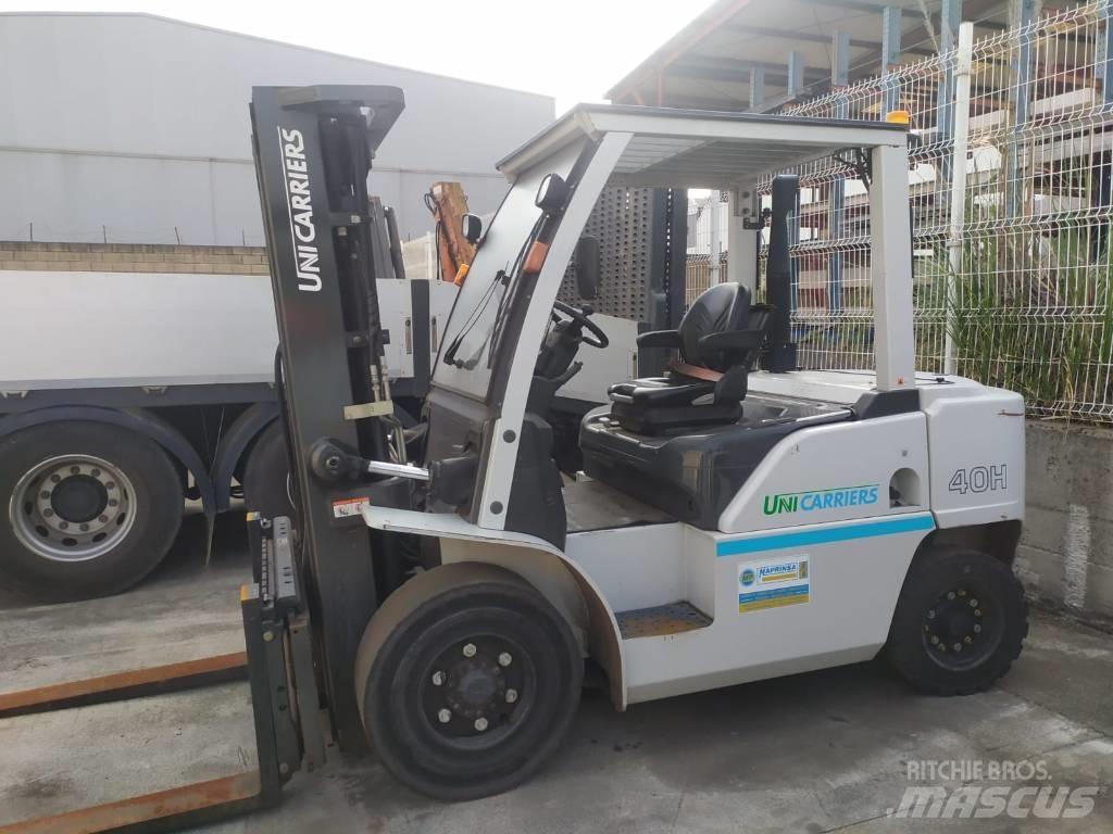 UniCarriers D1F4A40Q Боковые погрузчики