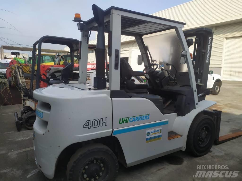 UniCarriers D1F4A40Q Боковые погрузчики